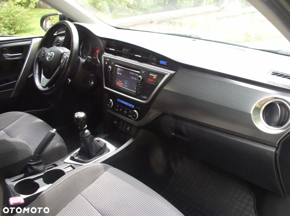 Toyota Auris 1.6 Valvematic Executive - 19