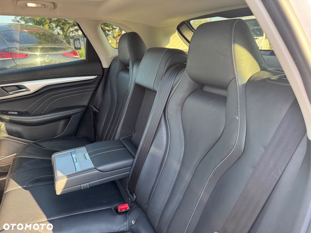 MG Marvel R Luxury - 12