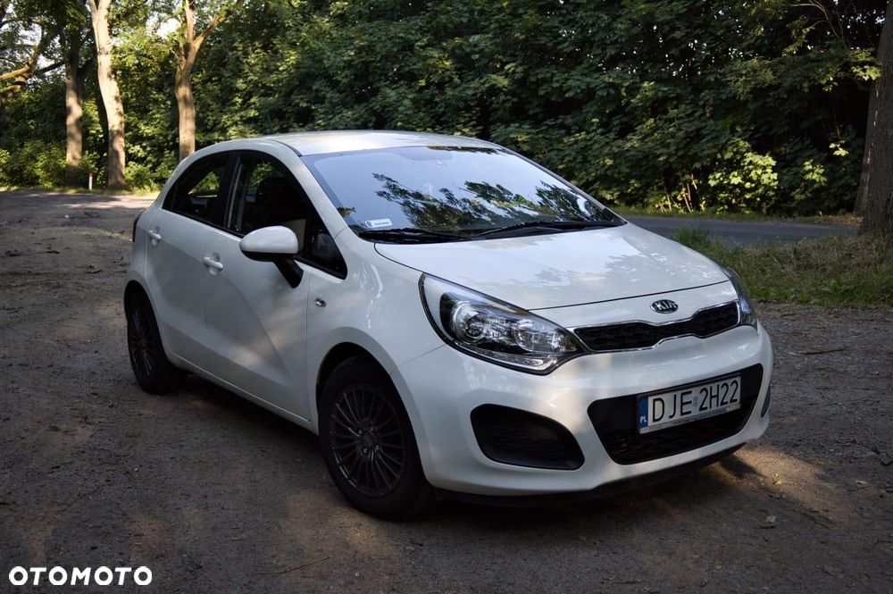 Kia Rio 1.2 L - 9