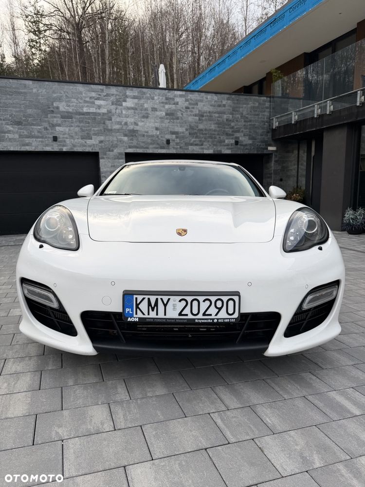 Porsche Panamera - 4