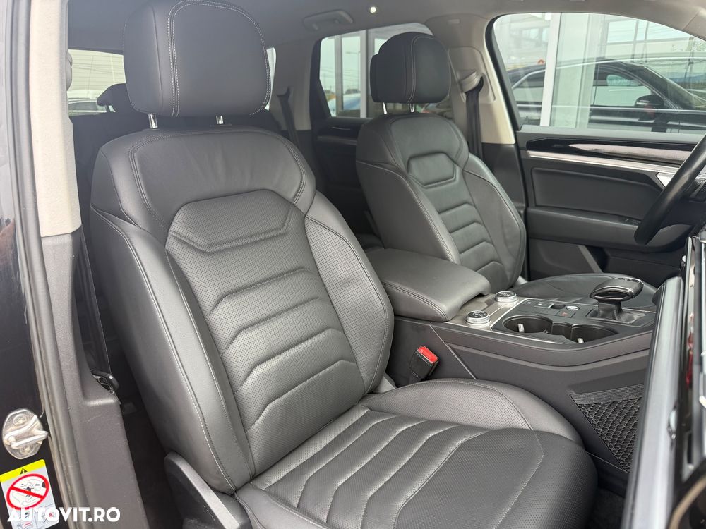 Volkswagen Touareg V6 TDI 4MOTION Elegance - 18