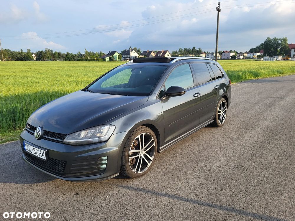 Volkswagen Golf - 11