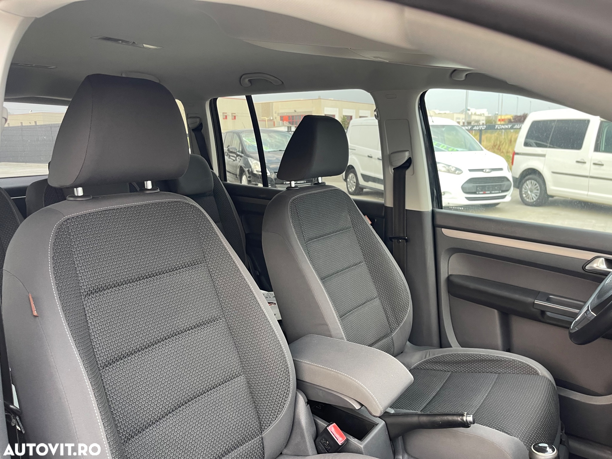 Volkswagen Touran 1.6 TDI DPF BlueMotion Technology Comfortline - 12