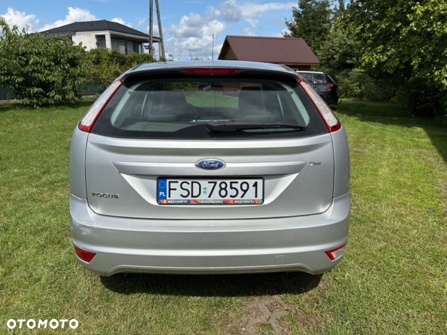 Ford Focus 1.6 16V Trend - 6