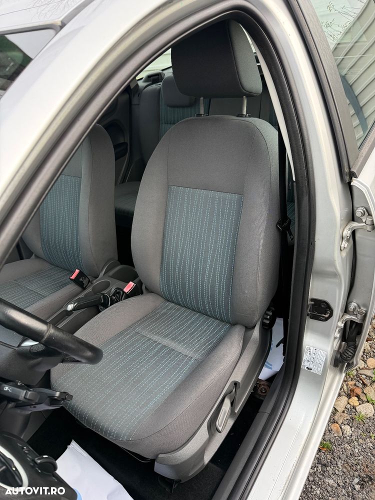 Ford Focus Turnier 1.6 16V Connection - 10