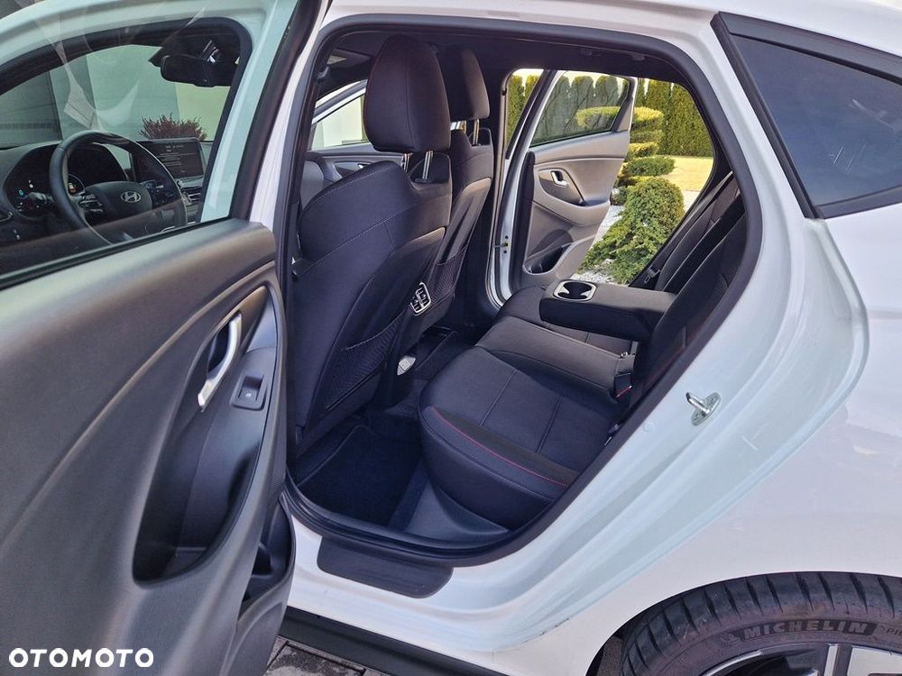 Hyundai i30 1.5 T-GDI 48V-Hybrid DCT Advantage - 16