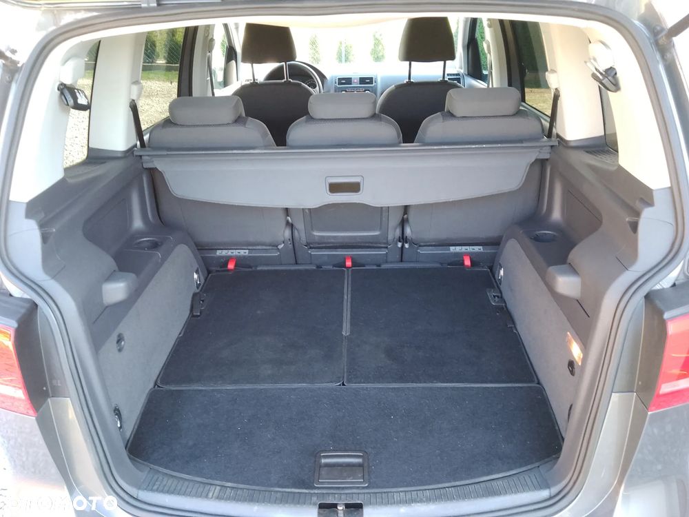 Volkswagen Touran - 14