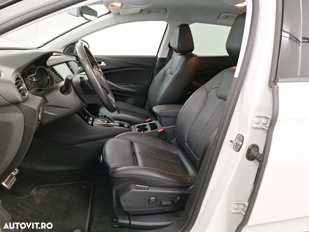 Opel Grandland X 1.6 Turbo Hybrid START/STOP 4X4 Ultimate - 8