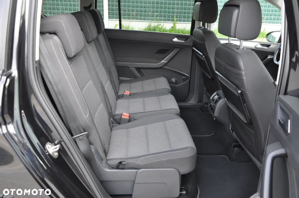 Volkswagen Touran 2.0 TDI SCR Comfortline - 10