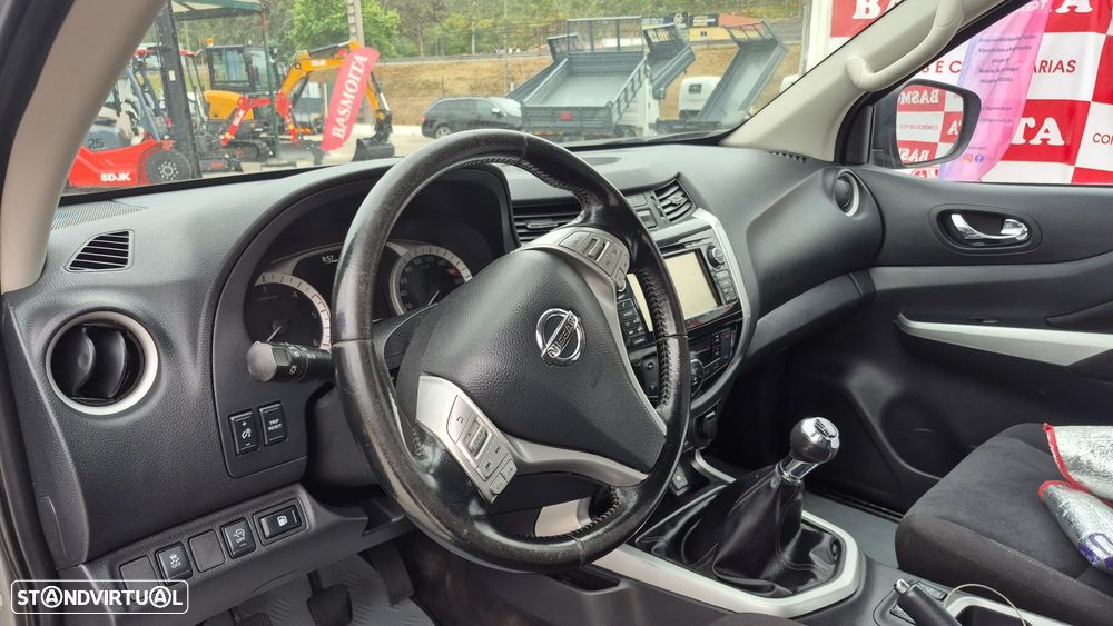 Nissan Np300 - 9