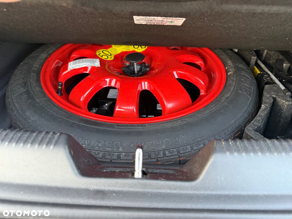 Jaguar XE 25t AWD Prestige - 14