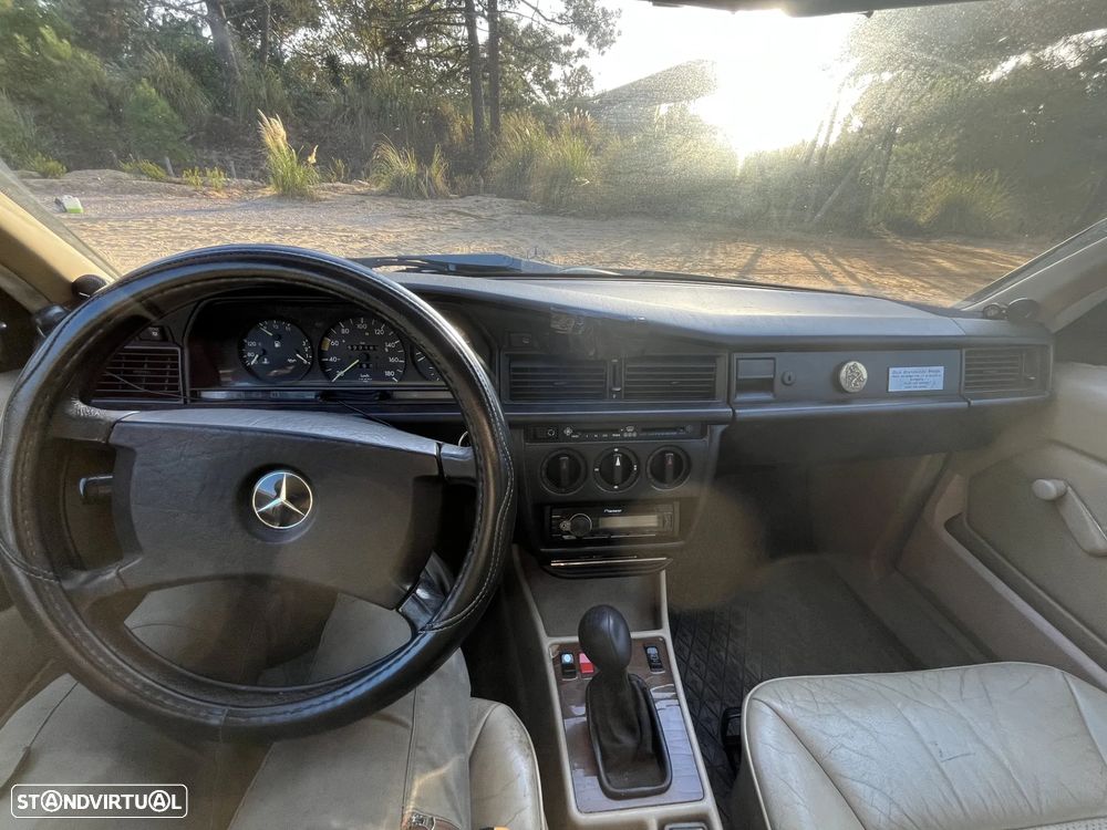 Mercedes-Benz 190 D 2.0 - 8