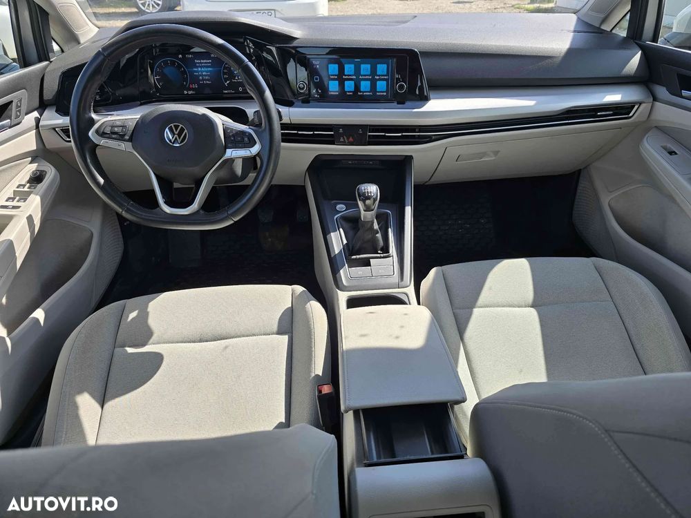 Volkswagen Golf - 11