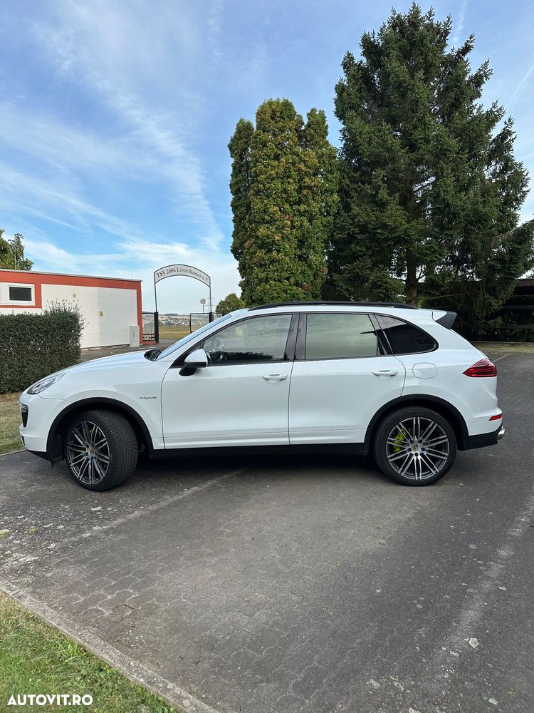 Porsche Cayenne - 2