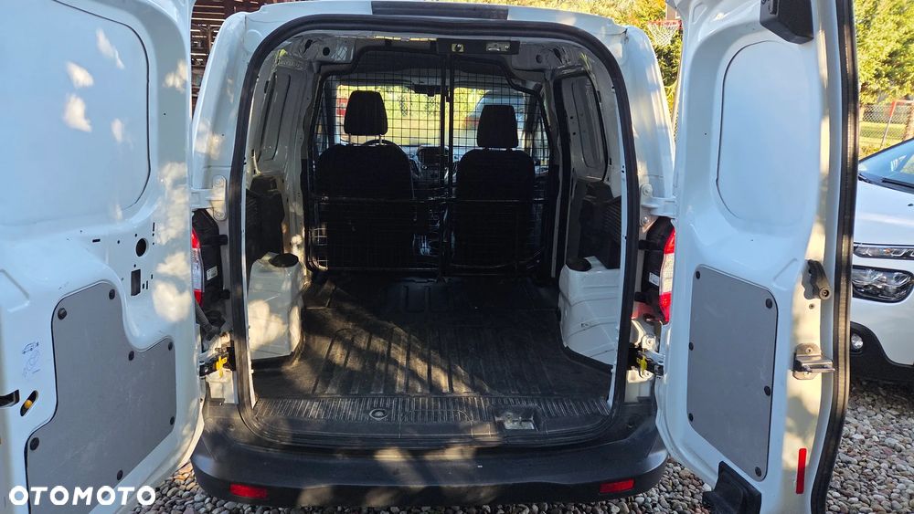 Ford Transit Courier - 10