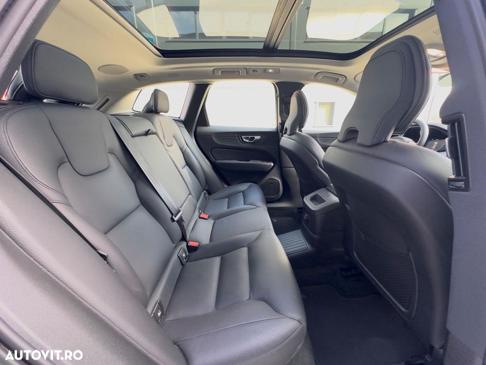 Volvo XC 60 T6 AWD Recharge Plus Bright - 19