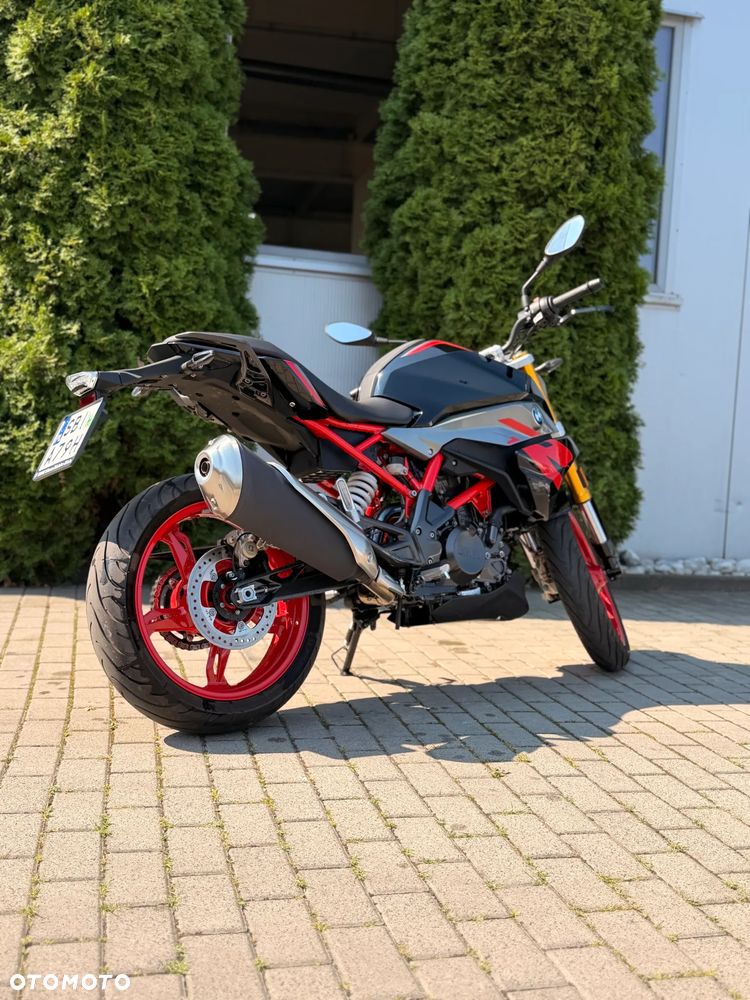 BMW G - 7