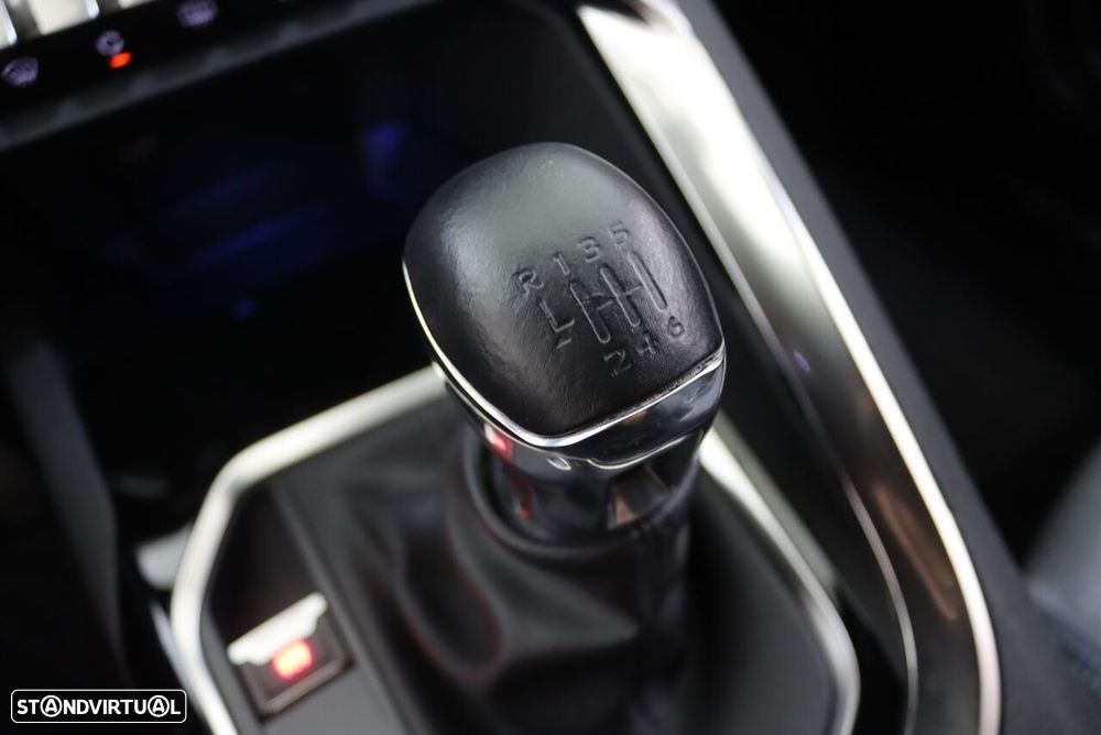 Peugeot 3008 1.2 PureTech Allure - 30