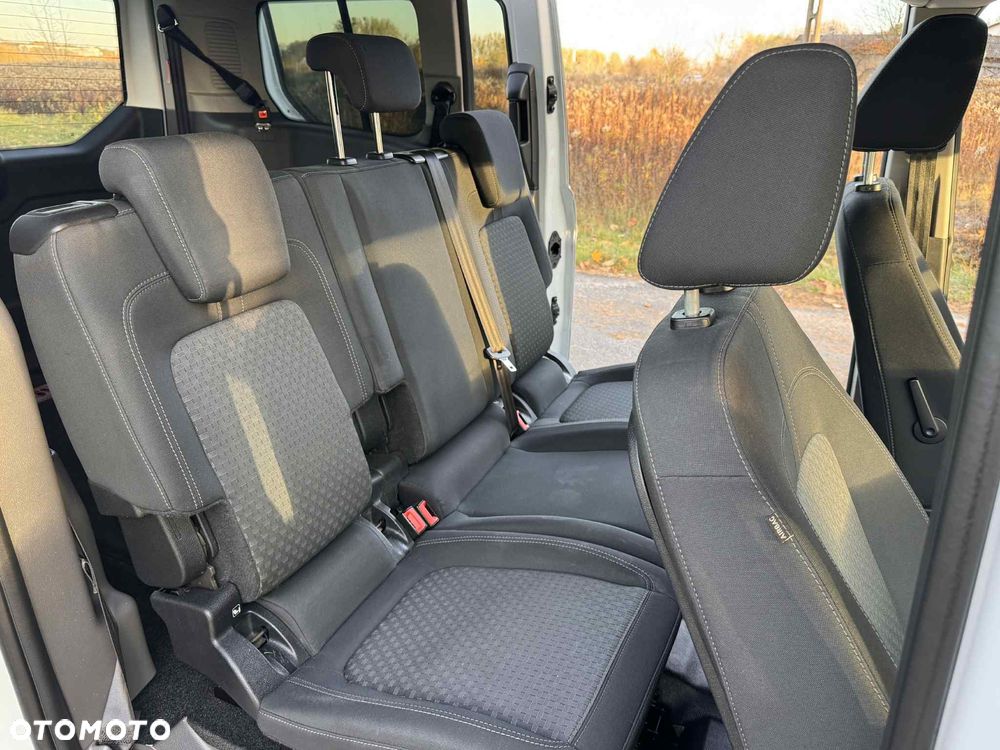 Ford Transit Connect - 11