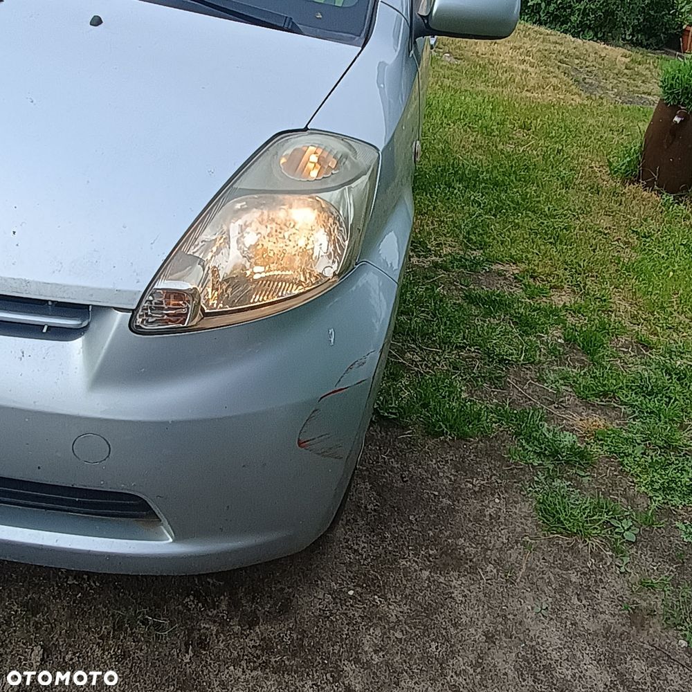 Daihatsu Sirion - 6