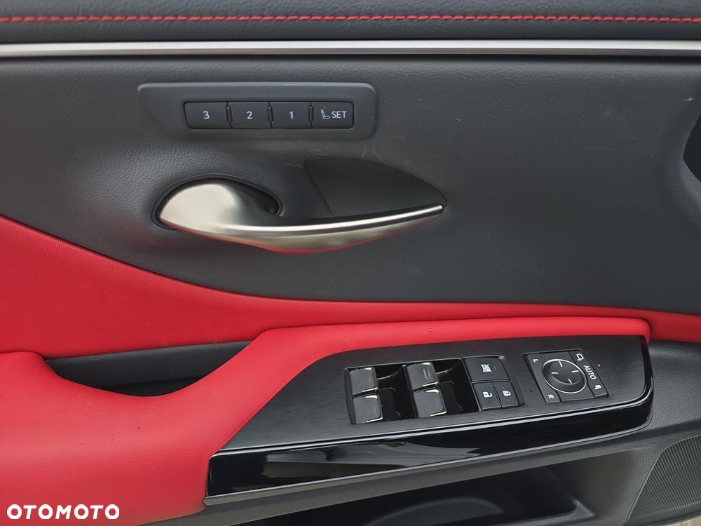Lexus ES 300h F Sport Edition - 14