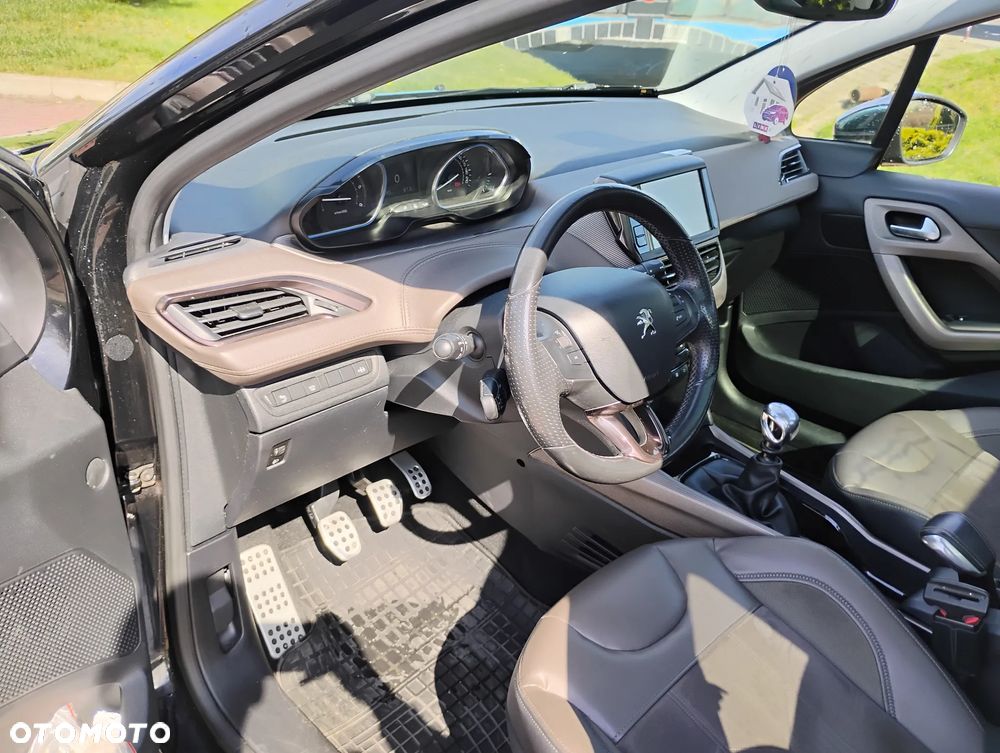 Peugeot 2008 e-HDi FAP 115 STOP & START Business-Line - 11