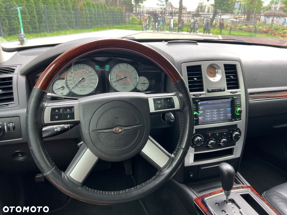 Chrysler 300C - 17
