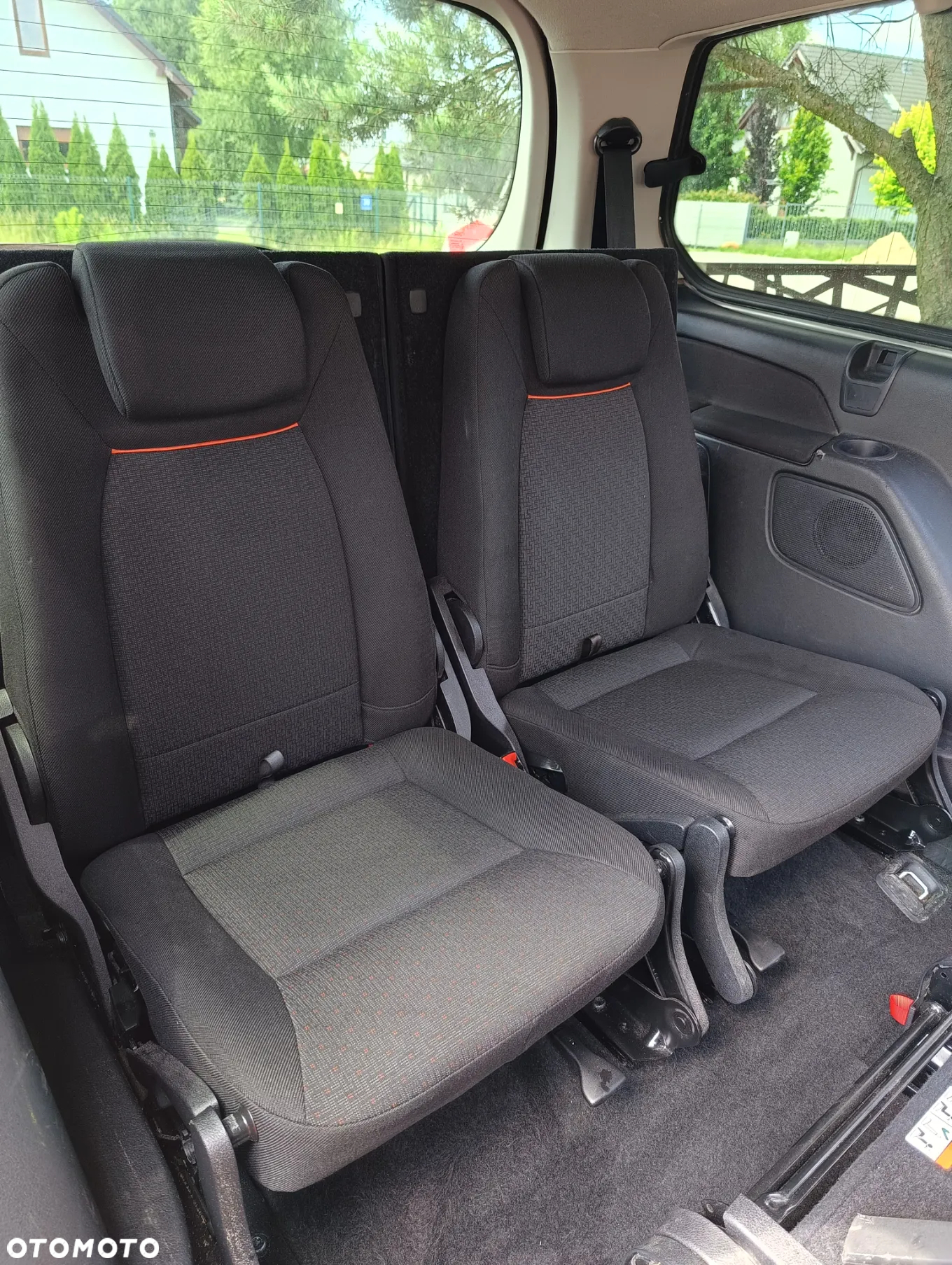Ford Galaxy - 13
