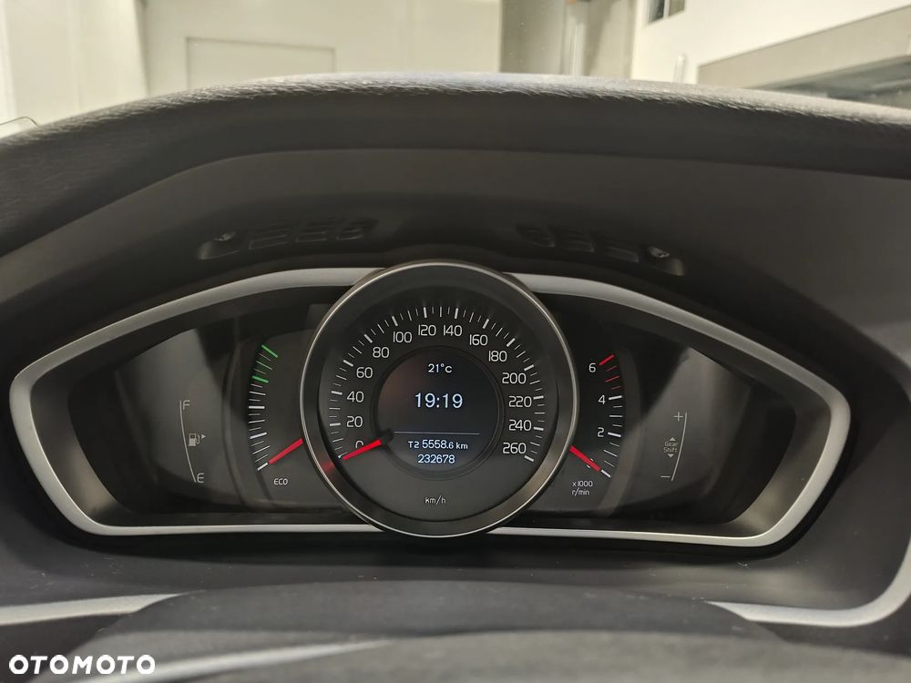 Volvo V40 D2 - 8
