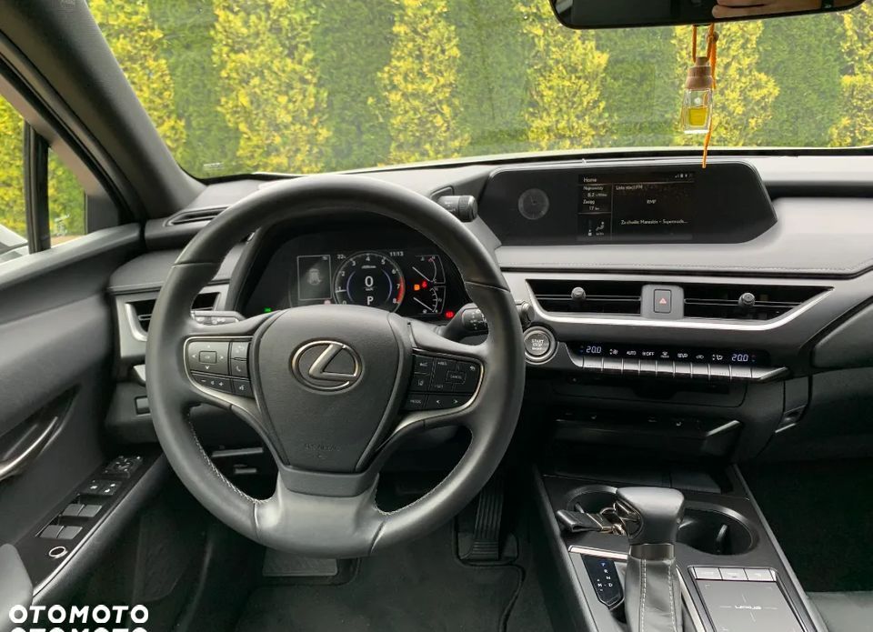 Lexus UX - 14