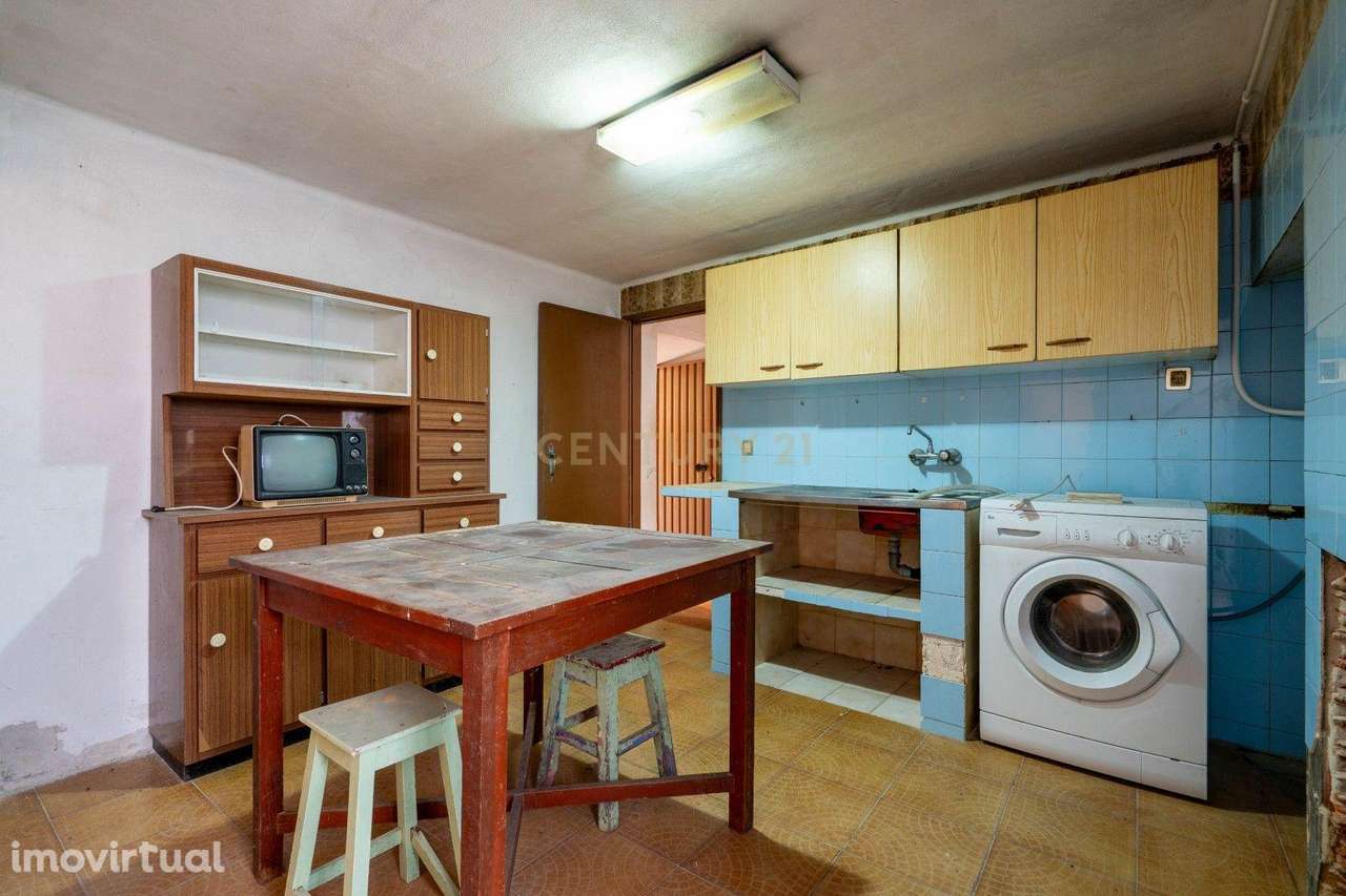 Moradia T3 c/ garagem e terreno anexo - Grande imagem: 2/57