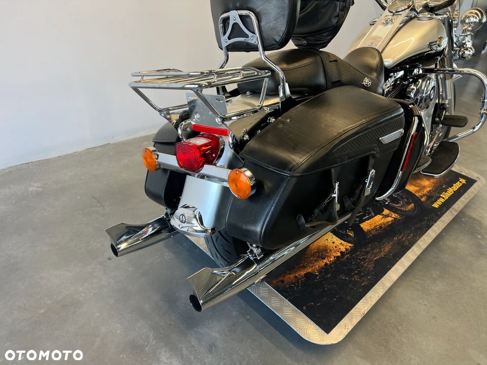 Harley-Davidson Touring Road King - 34