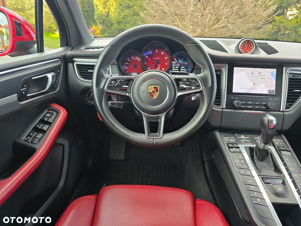 Porsche Macan - 24
