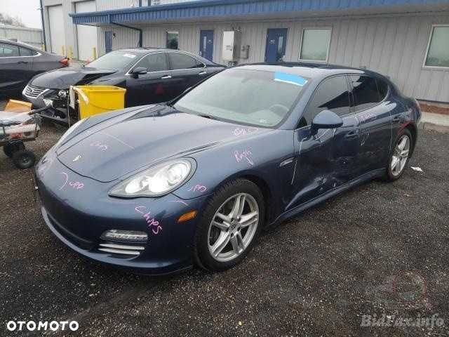 Porsche Panamera 3.6, model USA. - 1