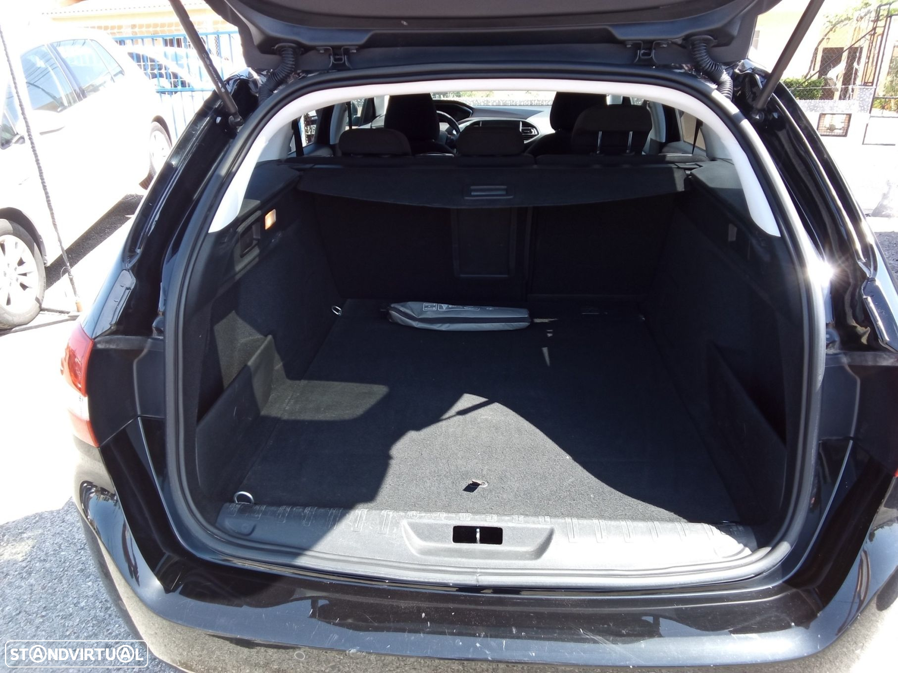Peugeot 308 SW 1.5 BlueHDi Style - 9