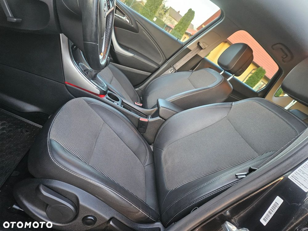 Opel Astra 1.4 T Cosmo - 26