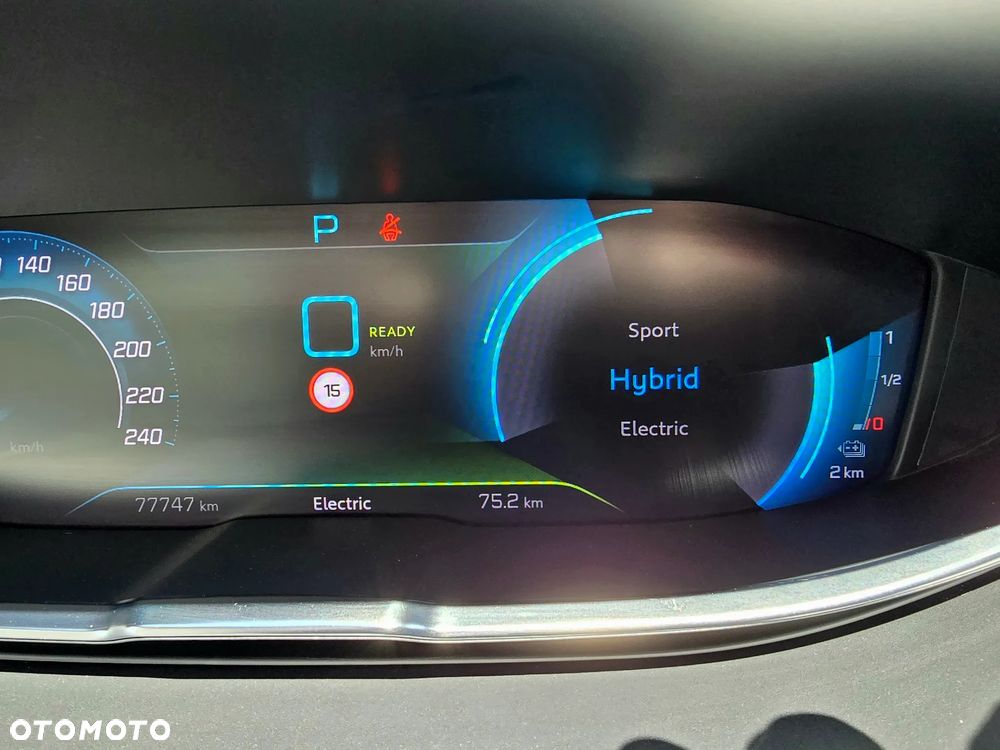 Peugeot 3008 1.6 PureTech HYbrid GT Line S&S EAT8 - 38