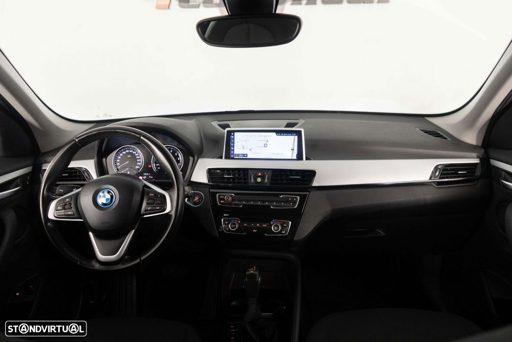BMW X1 25 e xDrive Corporate Edition - 18