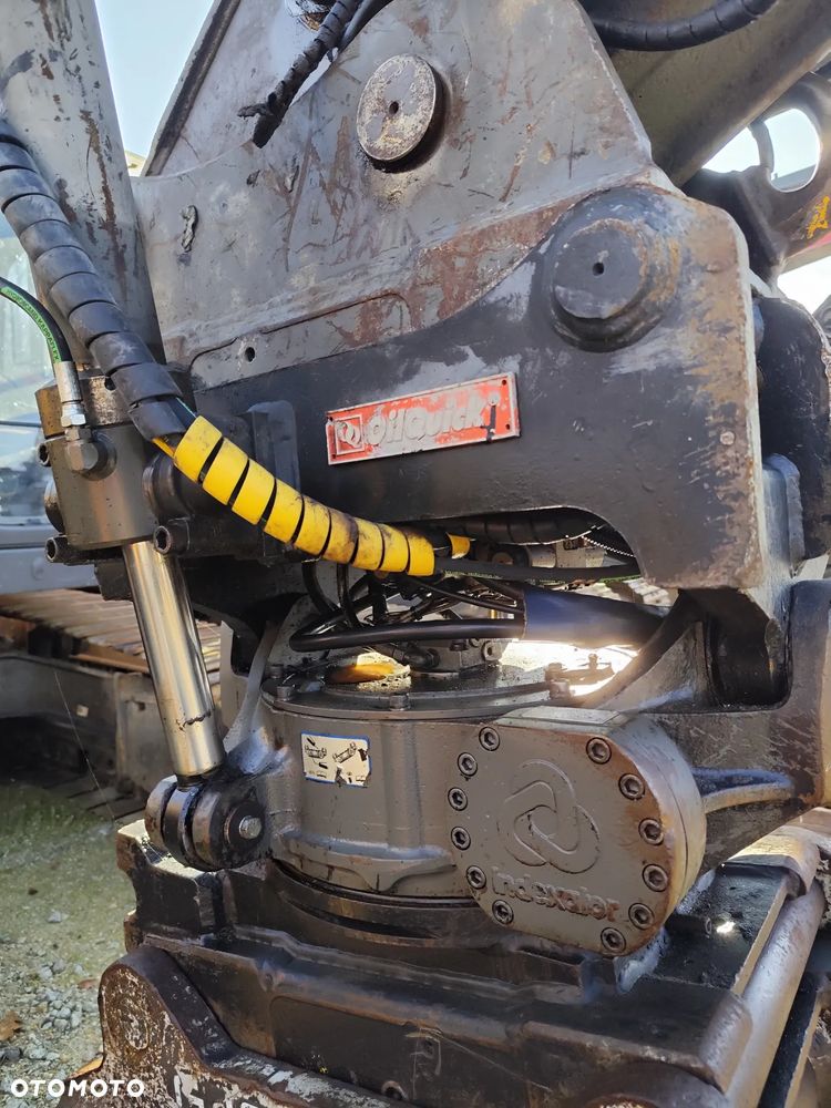 Volvo EC 220 DL - 13