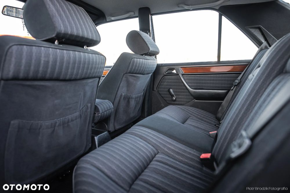 Mercedes-Benz W124 (1984-1993) - 23