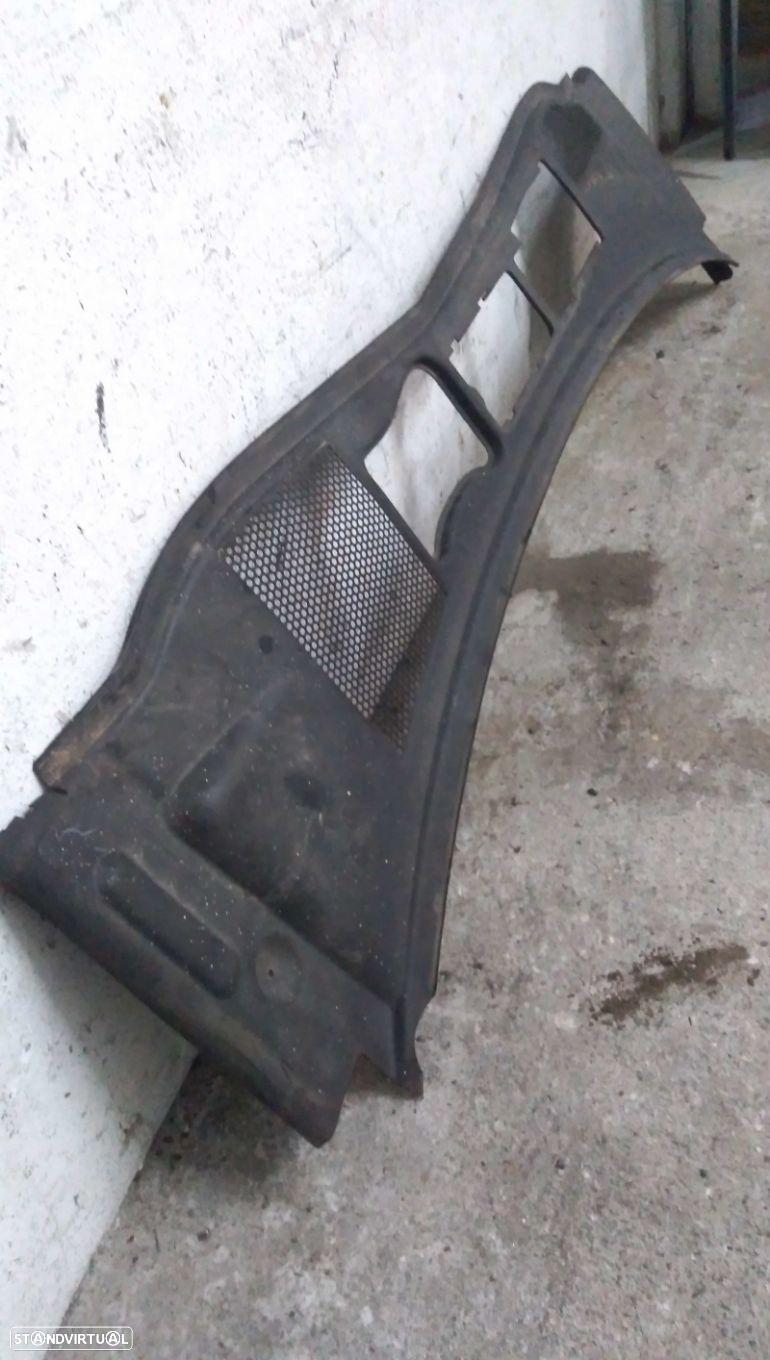Grelha Torpedo Mercedes-Benz 200 - 300 D (124) - 3
