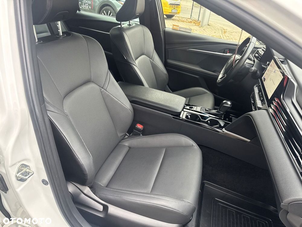 Toyota Camry - 18