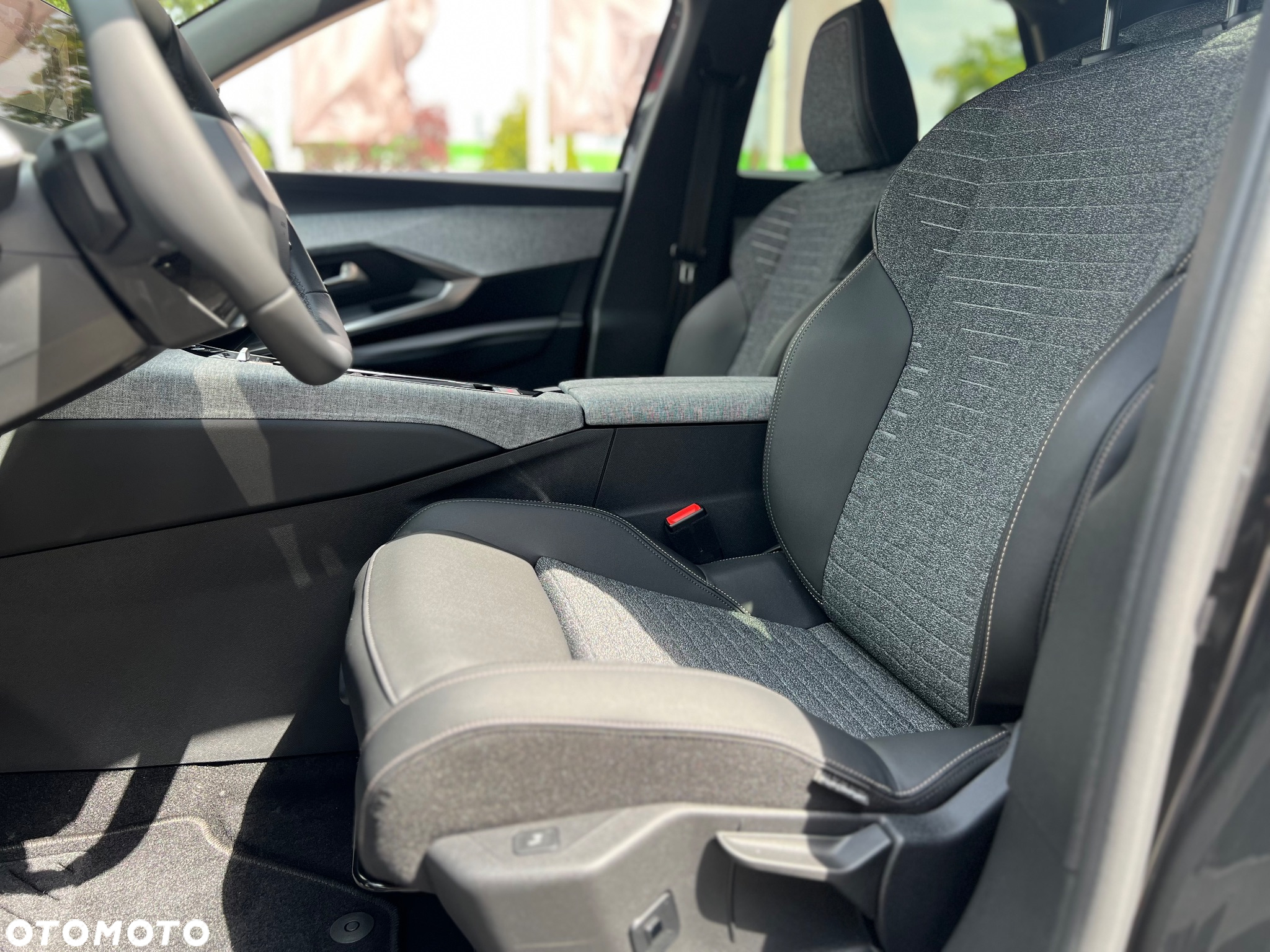 Peugeot 3008 1.2 PureTech mHEV Allure e-DCS6 - 12