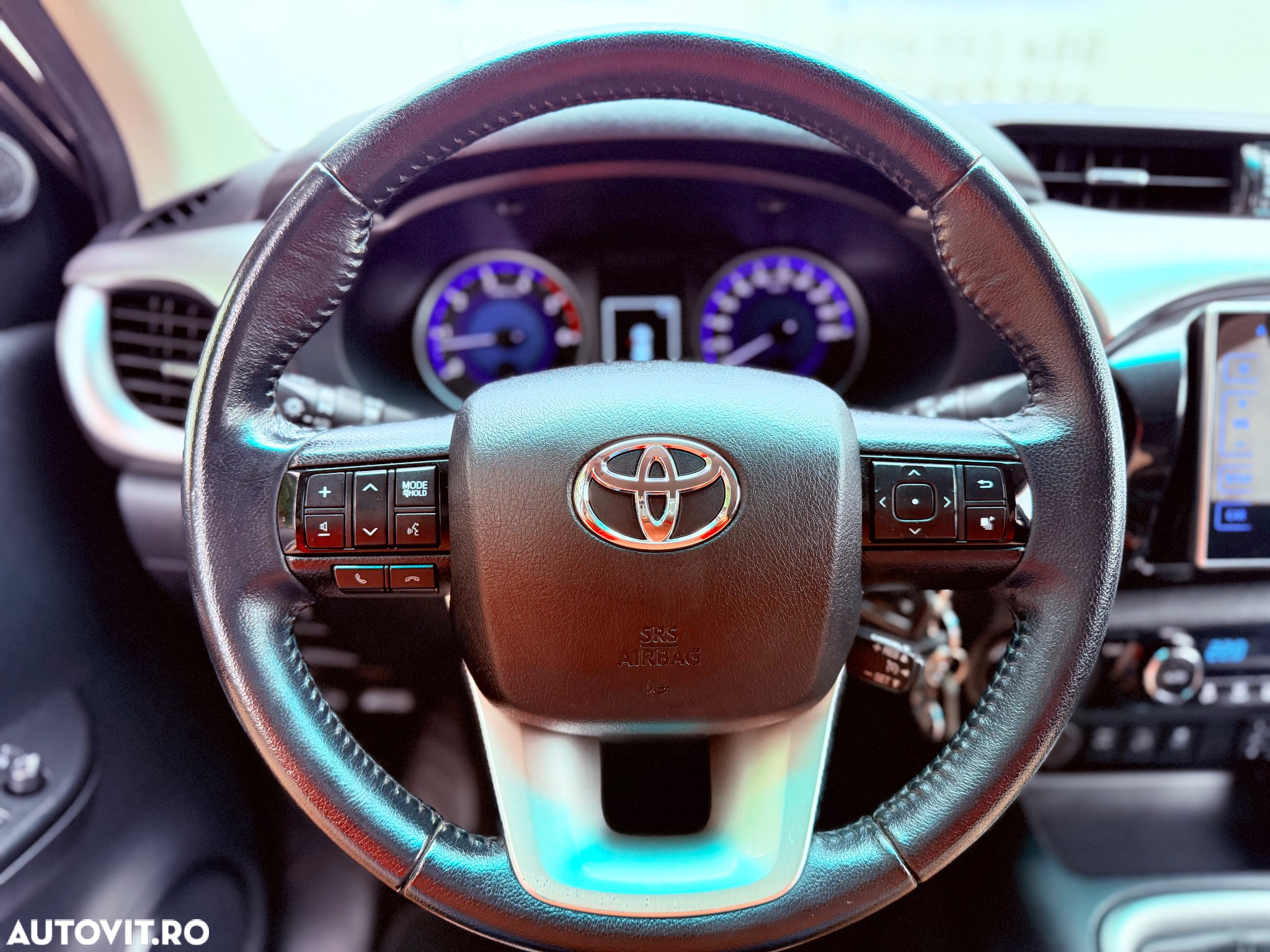 Toyota Hilux 2.4D 150CP 4x4 Double Cab 6MT Comfort - 21