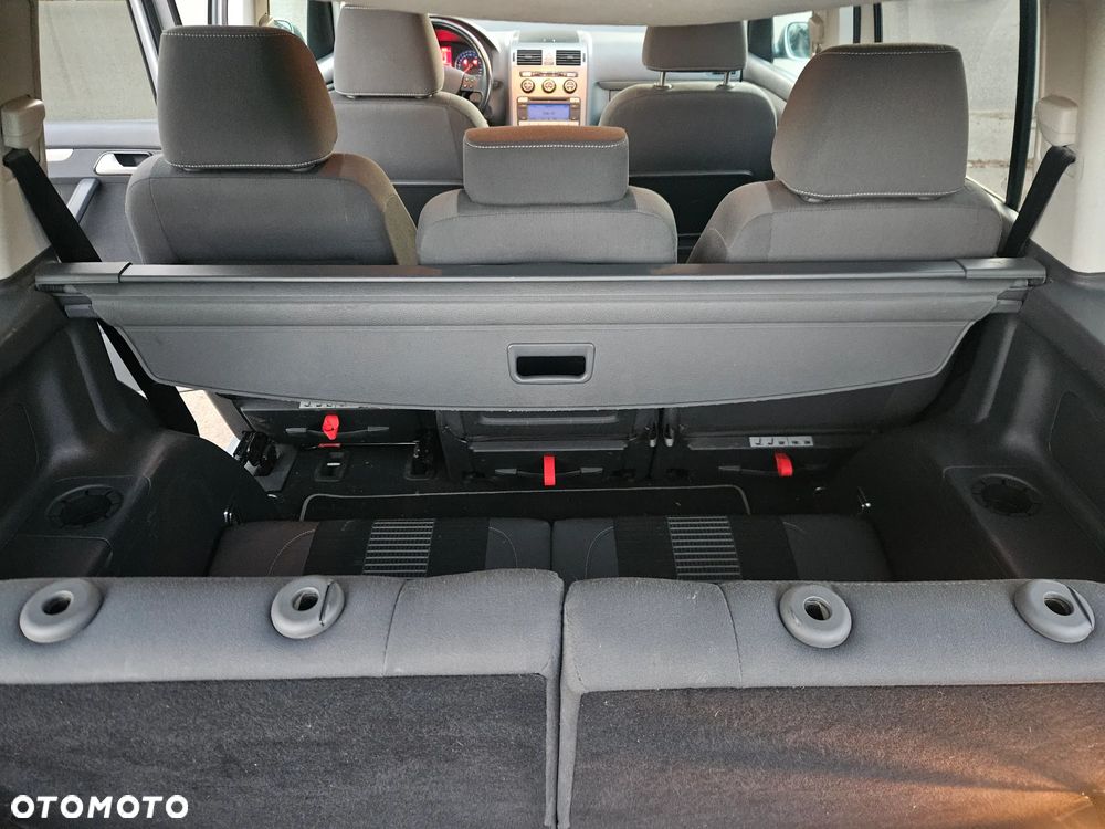 Volkswagen Touran - 8