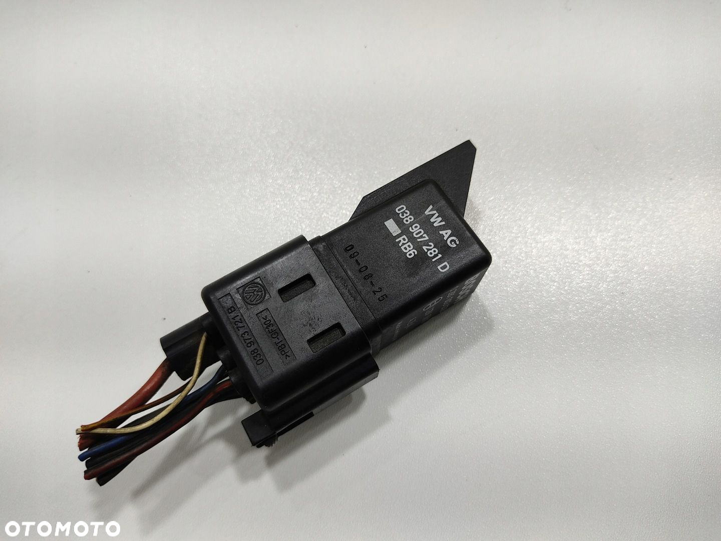 PRZEKAŹNIK ŚWIEC ŻAROWYCH SEAT IBIZA IV 1.6 TDI 0281003038 2008-2012 - 4
