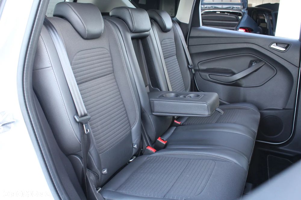 Ford Kuga 1.5 EcoBoost 2x4 Titanium - 19