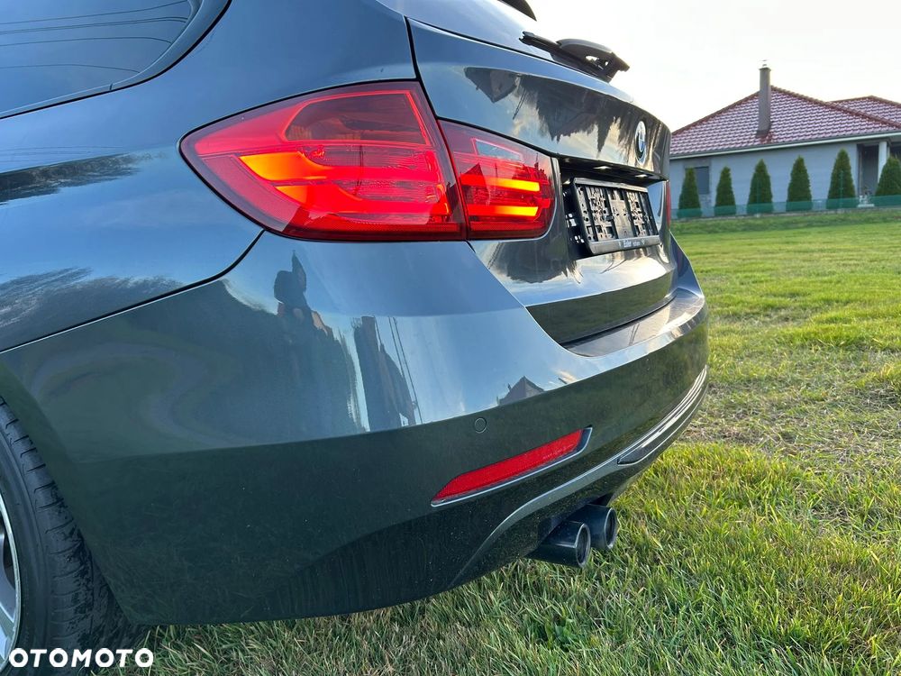 BMW Seria 3 330d Touring Sport Line - 10