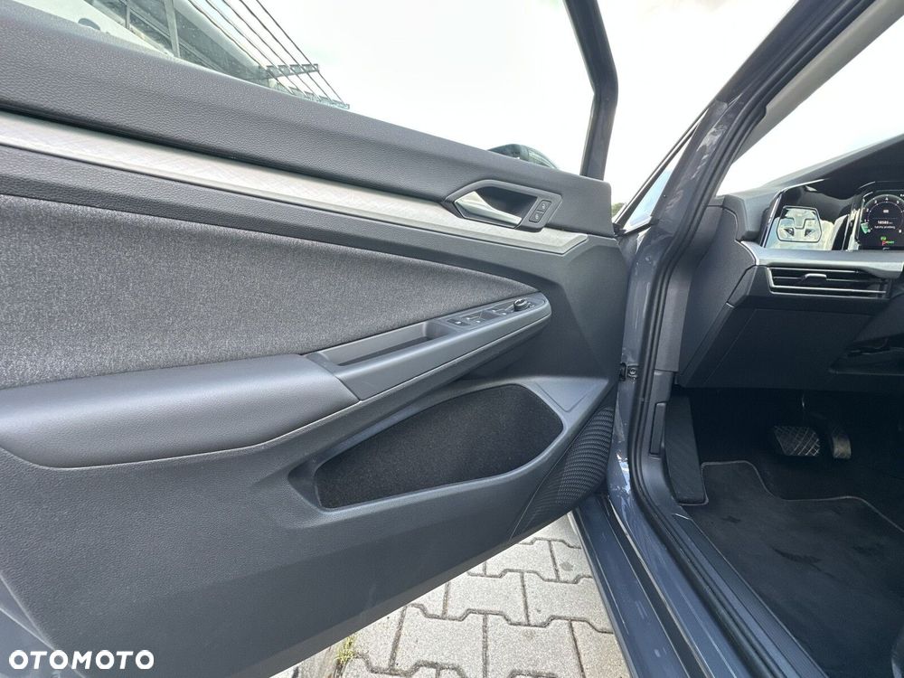 Volkswagen Golf - 11