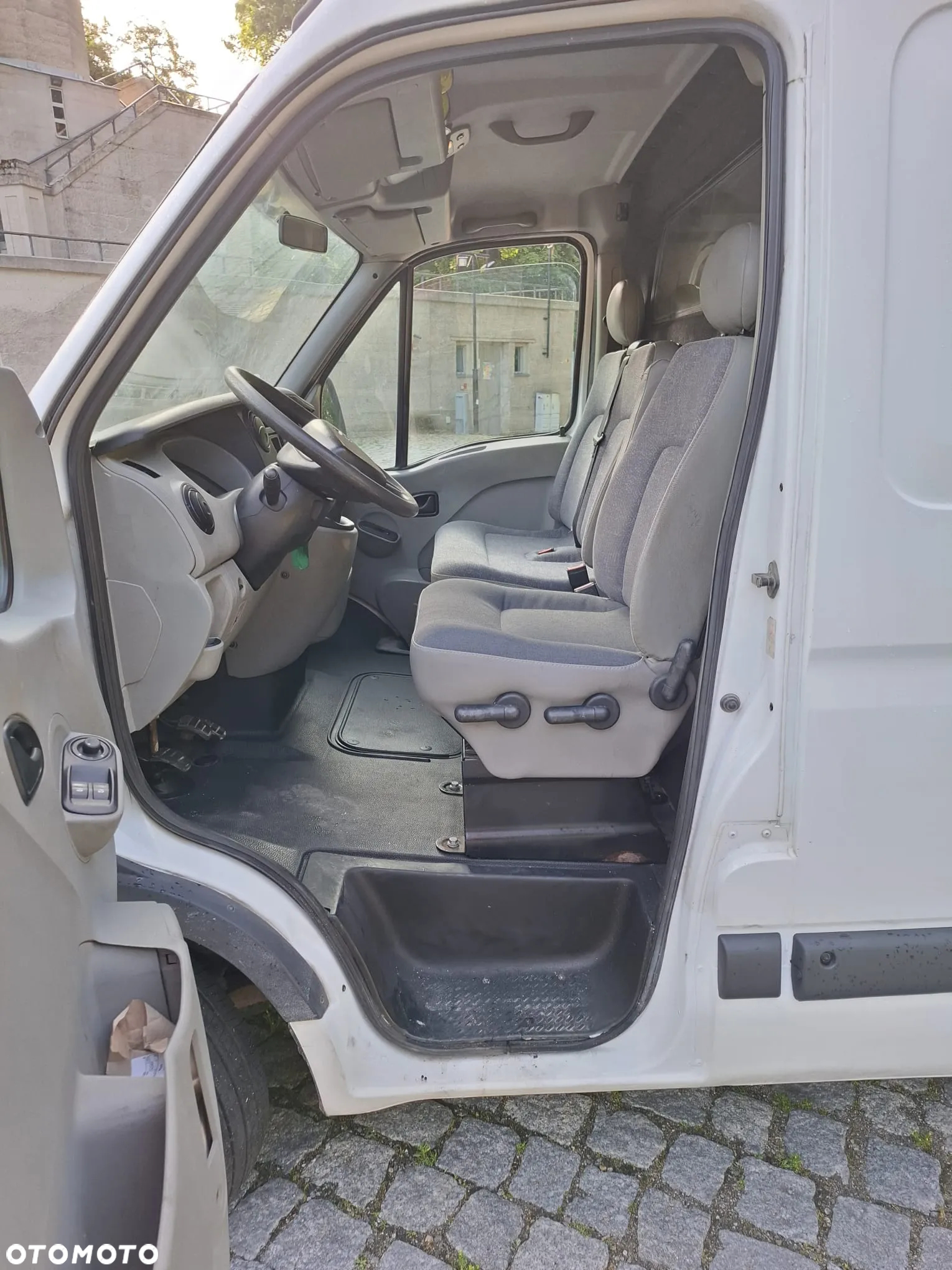 Nissan Interstar - 7